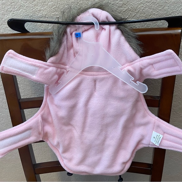 DOG PINK WATER PROOF JACKET W- HOODIE
(SIZE) MEDIUM - Picture 5 of 8